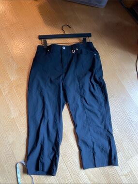 Simon Chang Women's Black Cropped Jeans